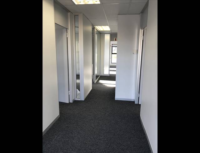 101M² OFFICE TO LET IN CENTURY CITY